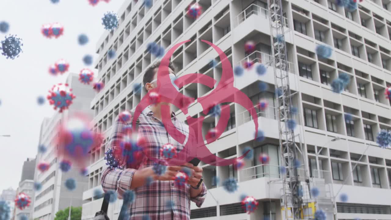 바이러스 세포의 애니메이션과 바이오 위험 표지판 백인 남자가 얼굴 마스크를 쓰고 있습니다.