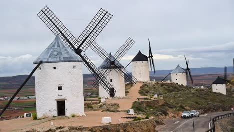 Famours-Windmills-Of-Spain,-Molinos-De-Viento-De-Consuegra