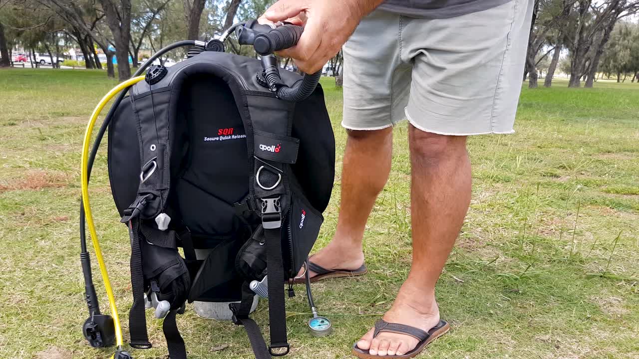 The process of setting up scuba diving equipment