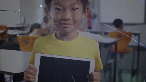 Animation-Von-Verbindungsnetzwerken-über-Einen-Asiatischen-Schüler,-Der-Ein-Tablet-Nutzt