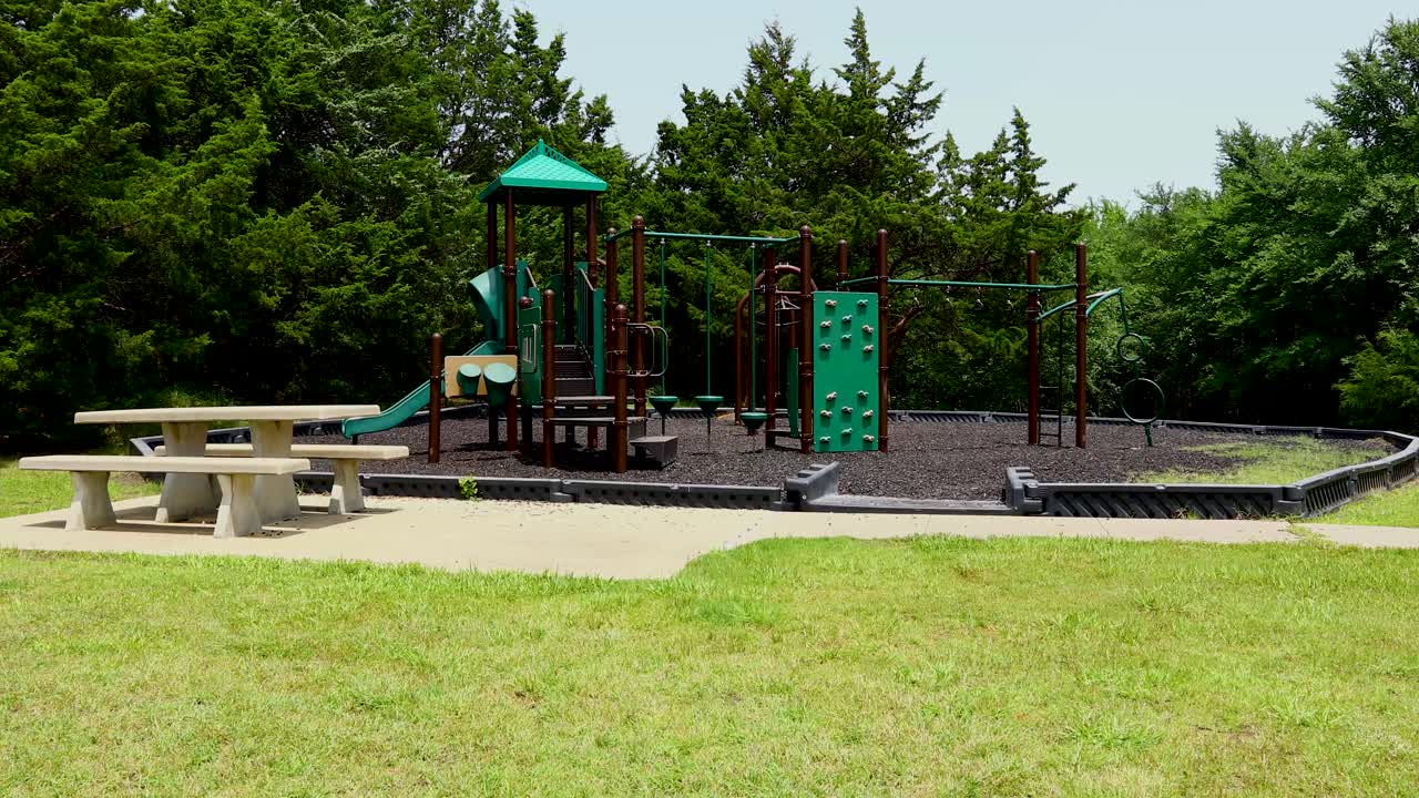 Static video of a playground in the Lake Murray State Park in Oklahoma