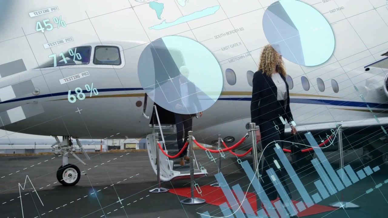 Professionisti d'affari che scendono le scale di un jet sul piazzale dell'aeroporto, mostrando grafici della fase di test.