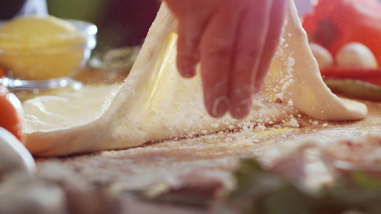 피자 반죽을 준비하는 것