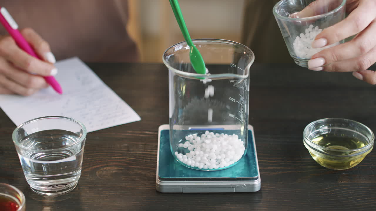 Making DIY Face Cream