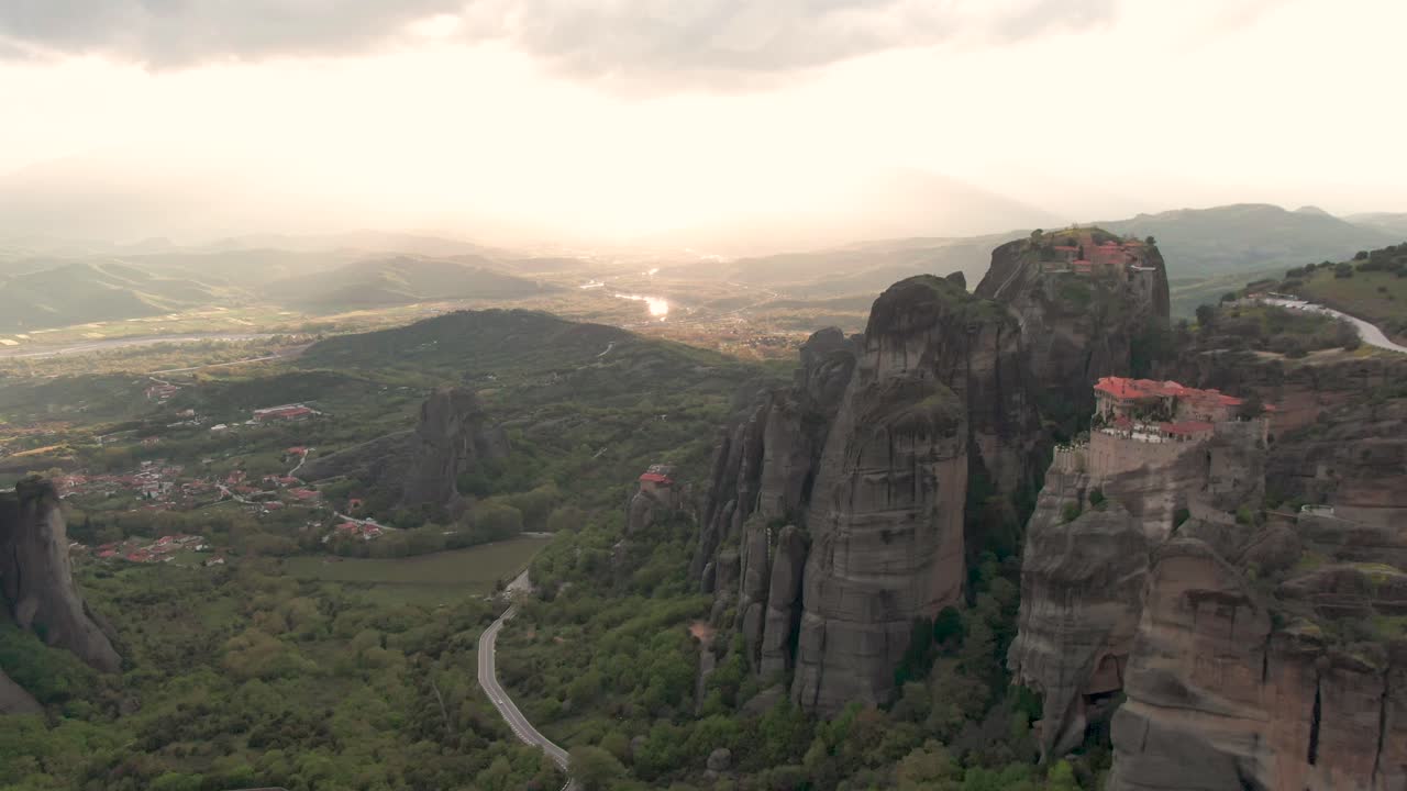 Mosteiros Deslumbrantes de Meteora na Grécia