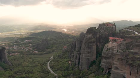 Atemberaubende-Meteoraklöster-In-Griechenland