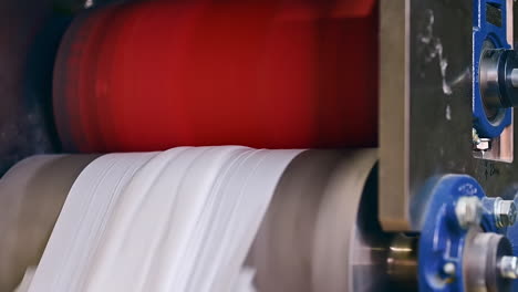 diapers conveyor factory making. automated mechanism for making pampers.