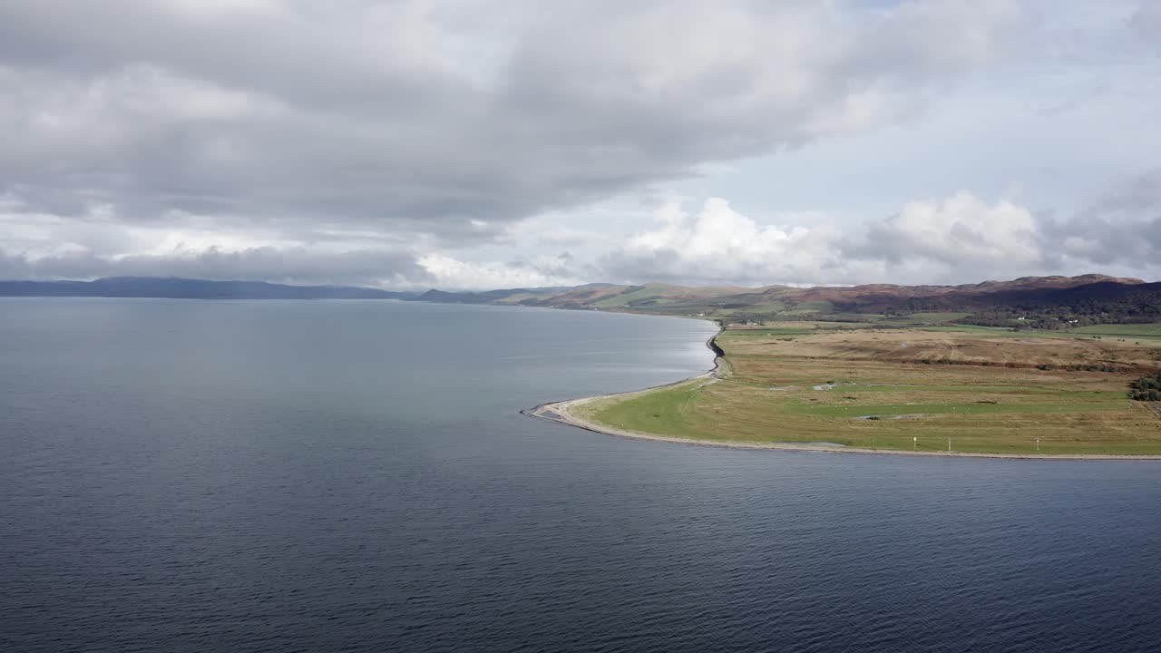 항공 - 포인트 샌즈 비치, 킨타이어, 스코틀랜드를 따라 해안선과 무거운 구름