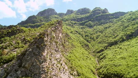 Der-Fluss-Drin-In-Albanien