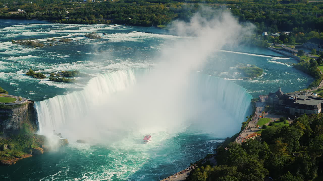 나이아가라 호스슈 폭포의 보트
