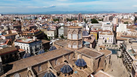 Gothic-Architecture-Of-Valencia-Cathedral-With-Cityscape-Views-In-Valencia,-Spain