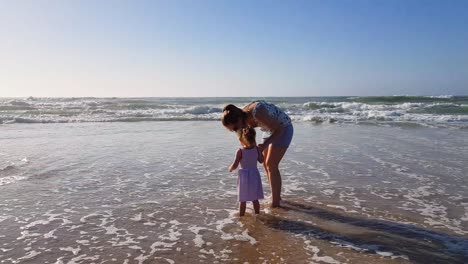 Mother-and-daughter-enjoy-the-outdoors-on-the-beach