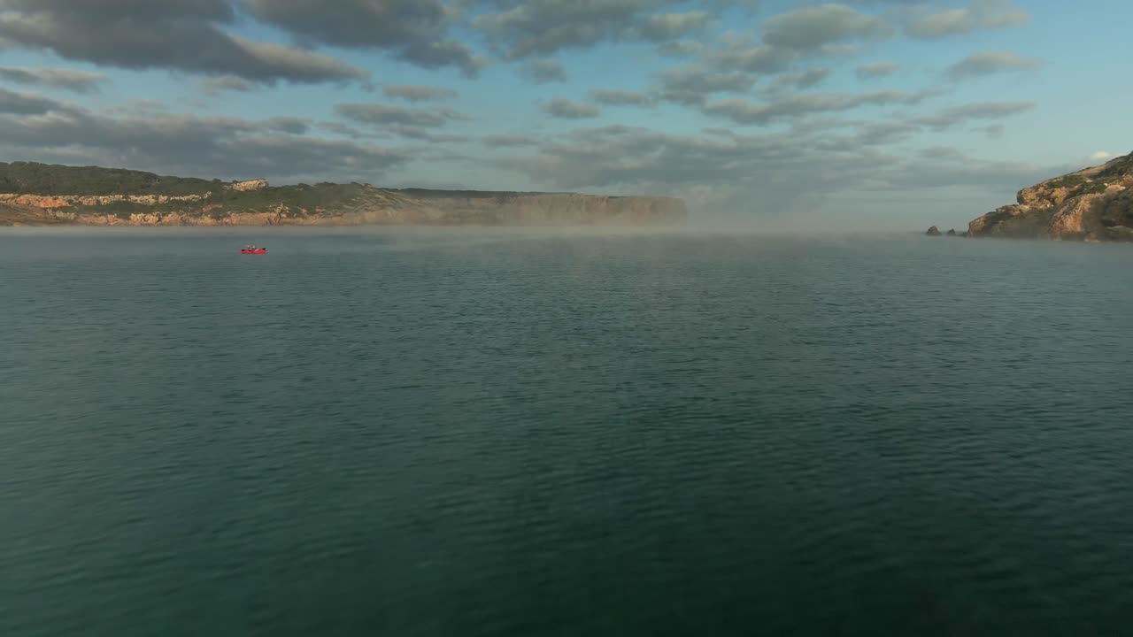 vuelo cinemático a las nubes