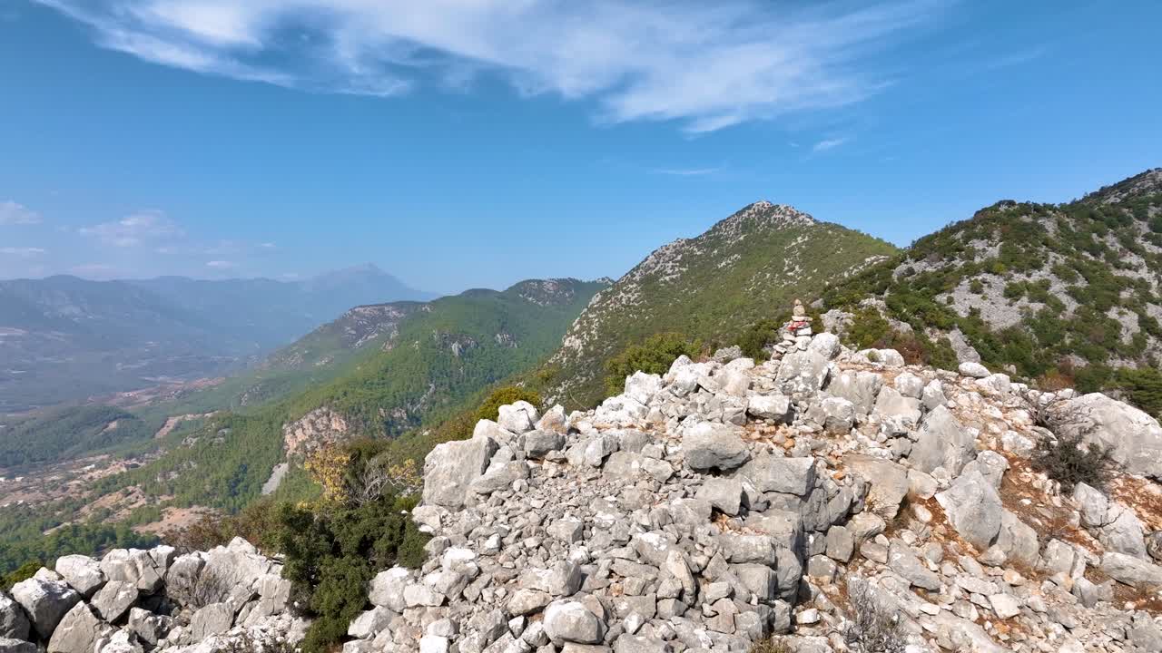 vista de la montaña desde un pico