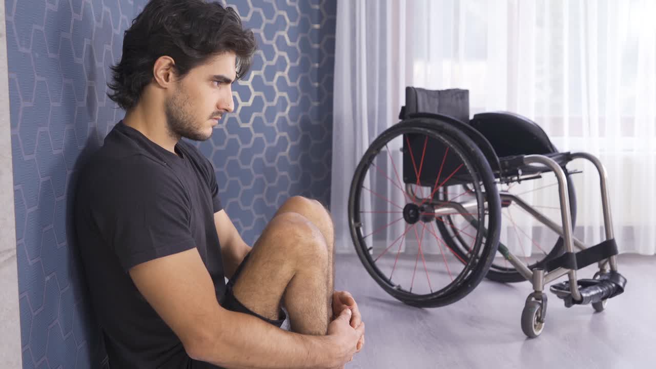 un hombre discapacitado y deprimido.