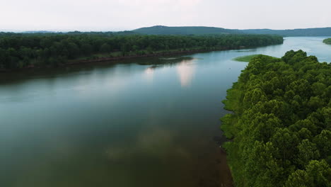 Establishing-aerial-view-of-Arkansas-river-from-Spadra-park,-USA,-dolly-out