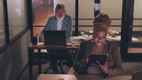 Business,-tablet-and-black-woman-in-office