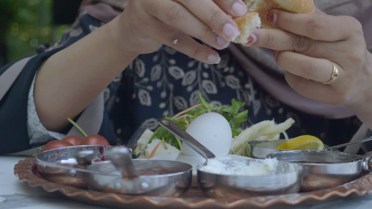 아침 식사를 하고