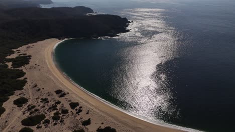 Vista-Aérea-De-Una-Playa-Virgen-En-Huatulco,-Oaxaca,-México