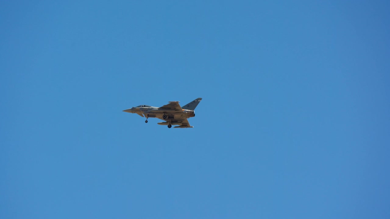 Military fighter jet distant landing approach