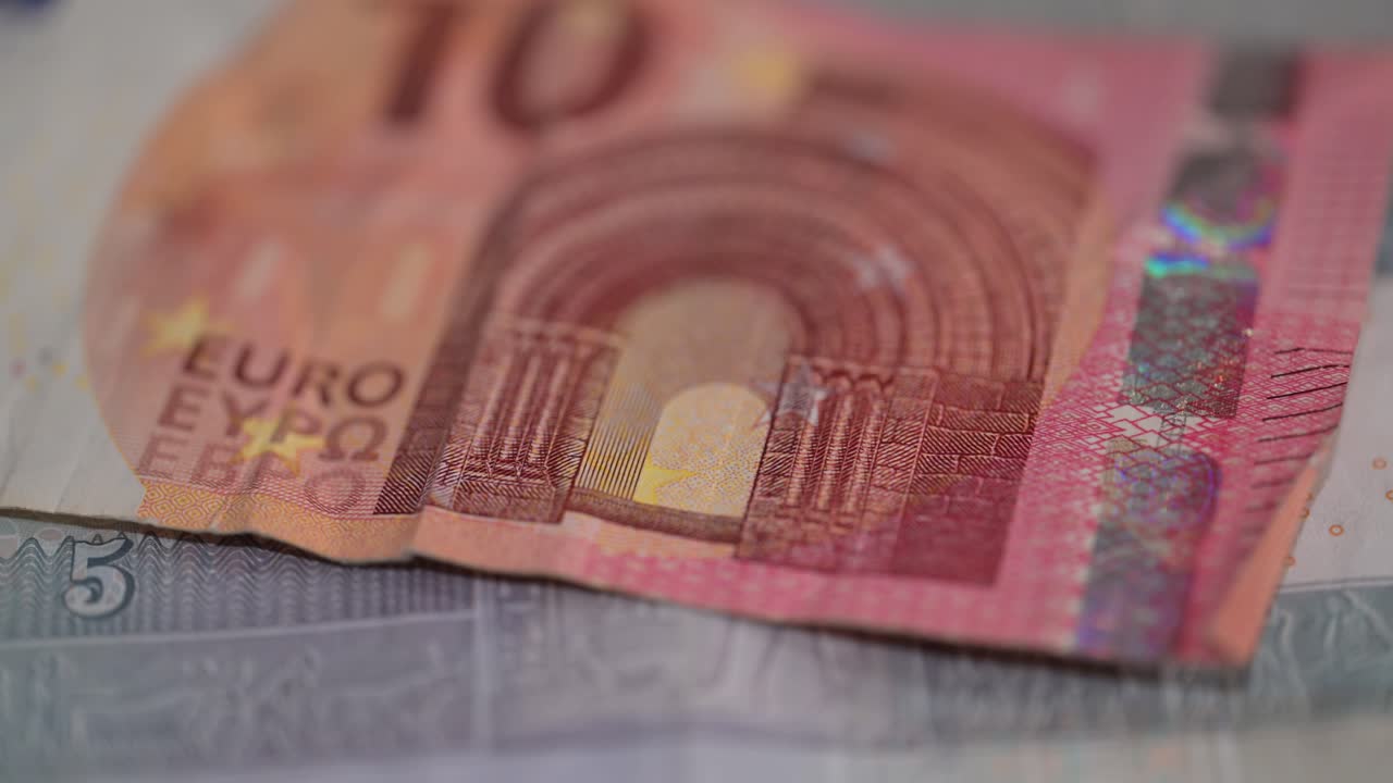 Banconote in euro e sterline egiziane, valuta, finanza.