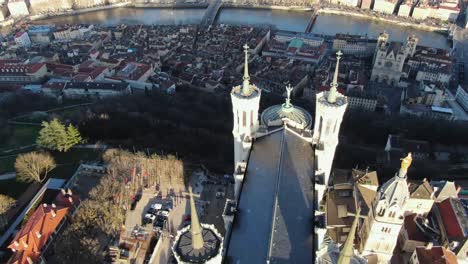 edificios cerca del palacio