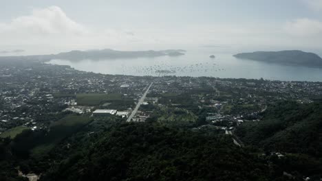 establishing shot of the city of thailand in the evening