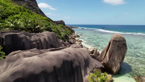 one of the most famous beaches in the world in the seychelles