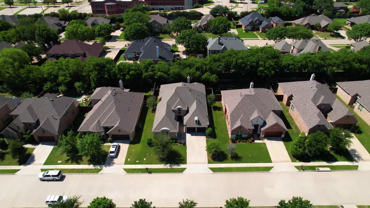 imágenes aéreas de un vecindario en flowermound texas