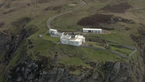 Aerial-view-of-Mull-of-Kintyre-lighthouse-in-Argyll-and-Bute,-Scotland