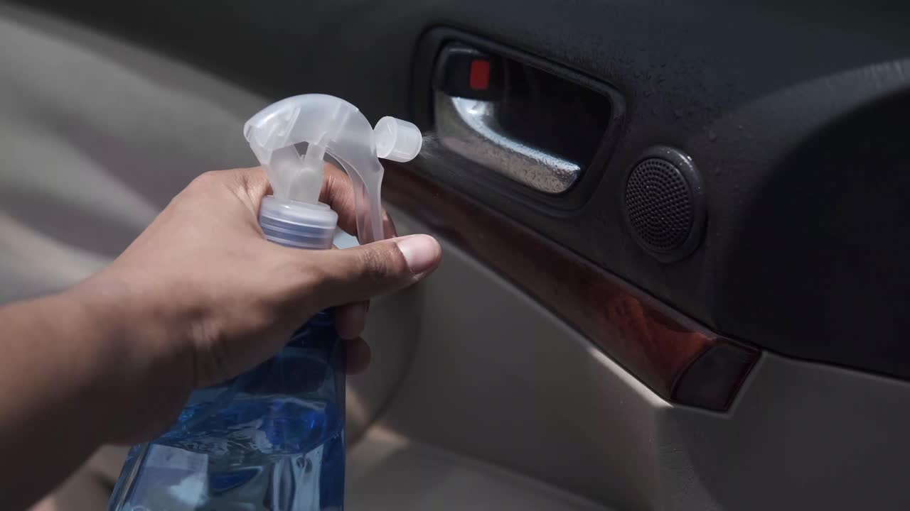 limpieza del interior de un automóvil