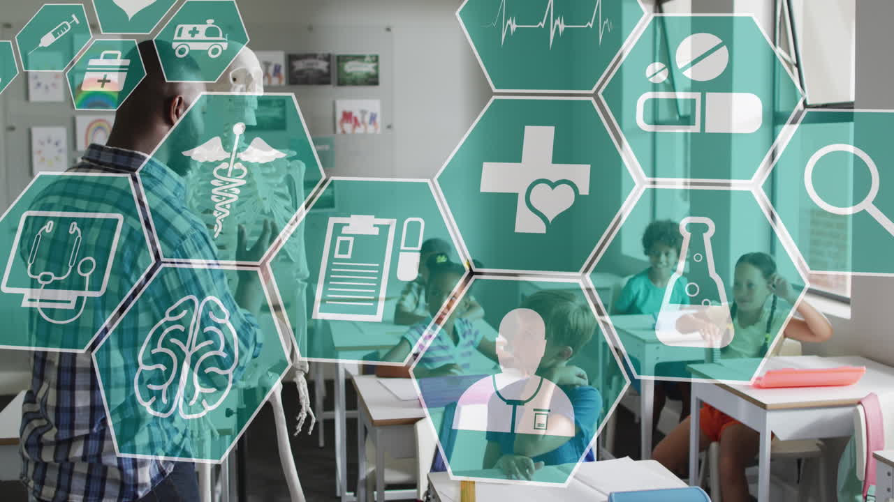 animación de iconos médicos sobre un maestro afroamericano que muestra un esqueleto a los alumnos en clase
