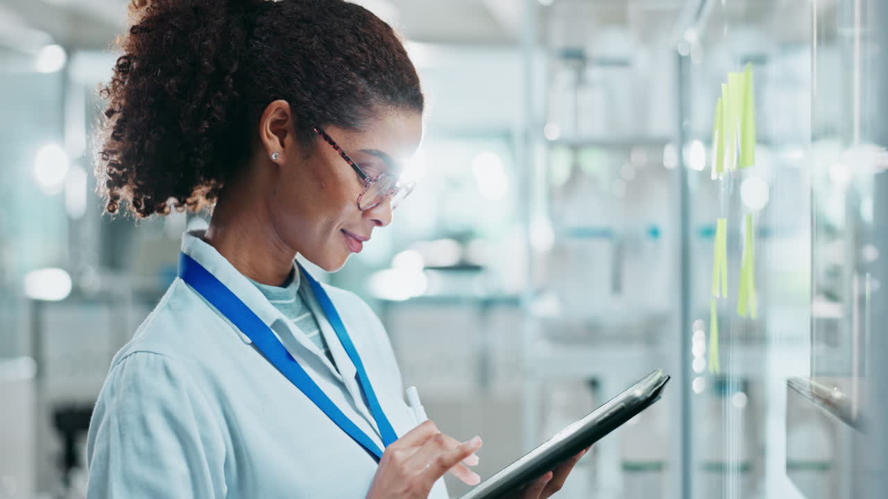 Scientist working in a laboratory