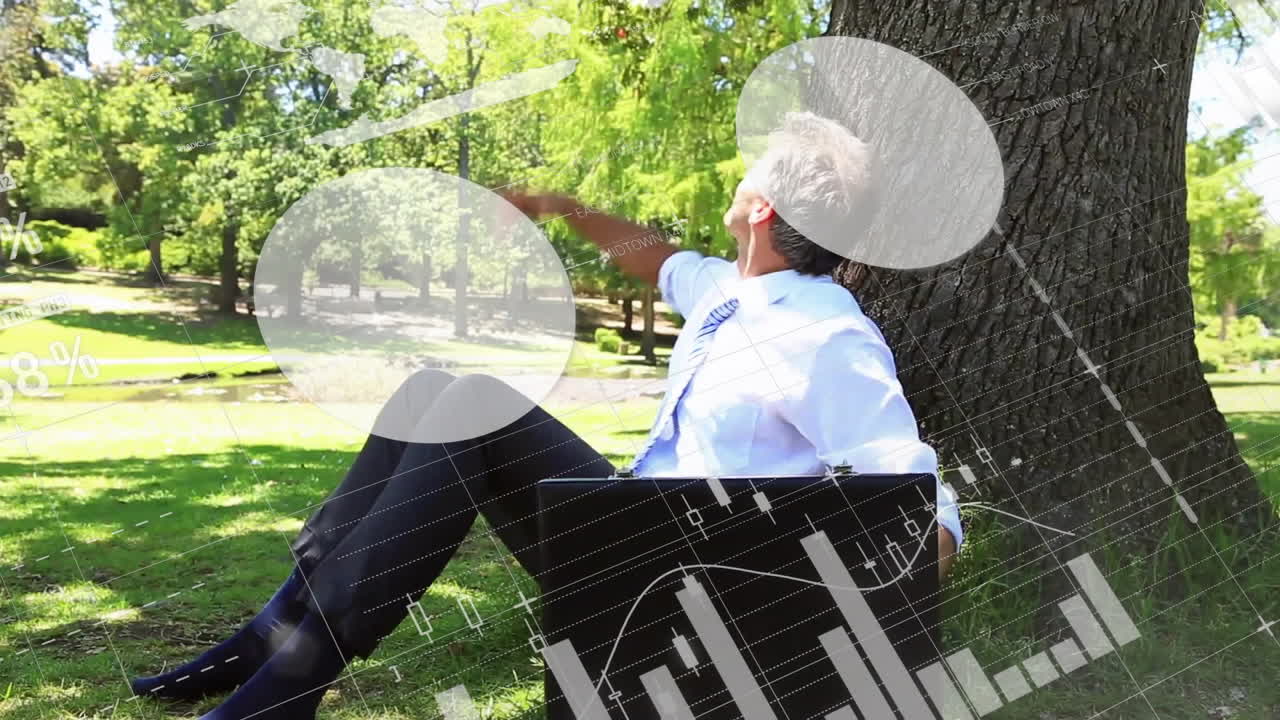 코카시안 사업가에 대한 통계 및 데이터 처리 애니메이션