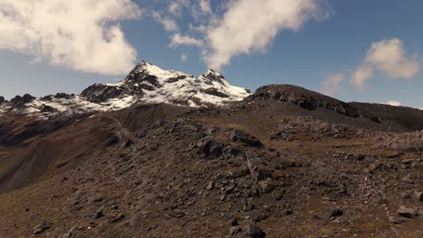 carihuairazo, un volcán inactivo en los andes occidentales de ecuador
