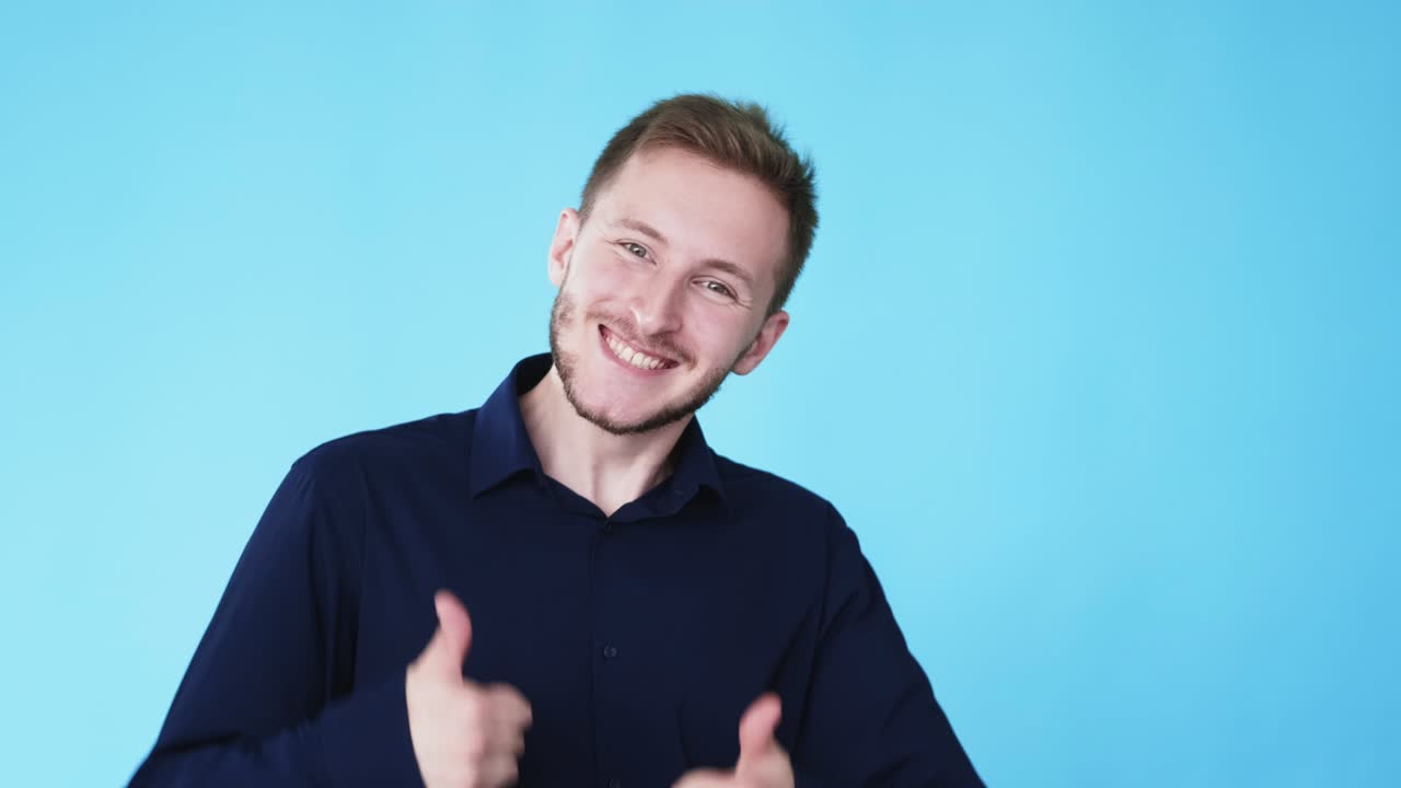 como el signo de éxito del gesto hombre pulgar hacia arriba gif bucle