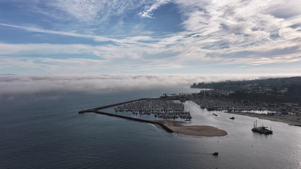 Porto di Santa Barbara, California. Vista al tramonto