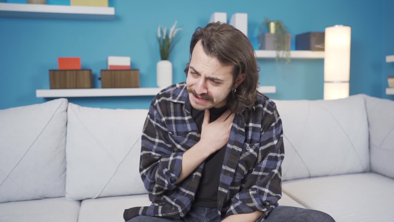 un adolescente con trastorno nervioso depresivo.