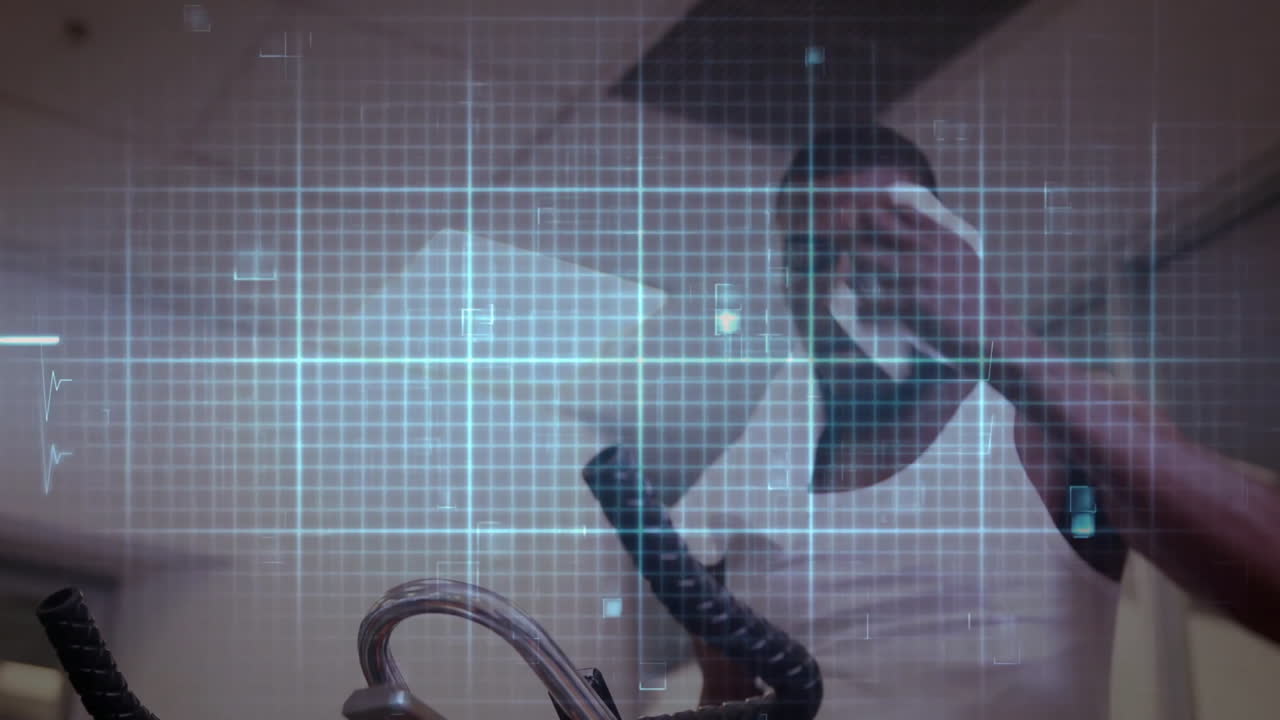 animación de procesamiento de datos sobre hombre afroamericano haciendo ejercicio en el gimnasio