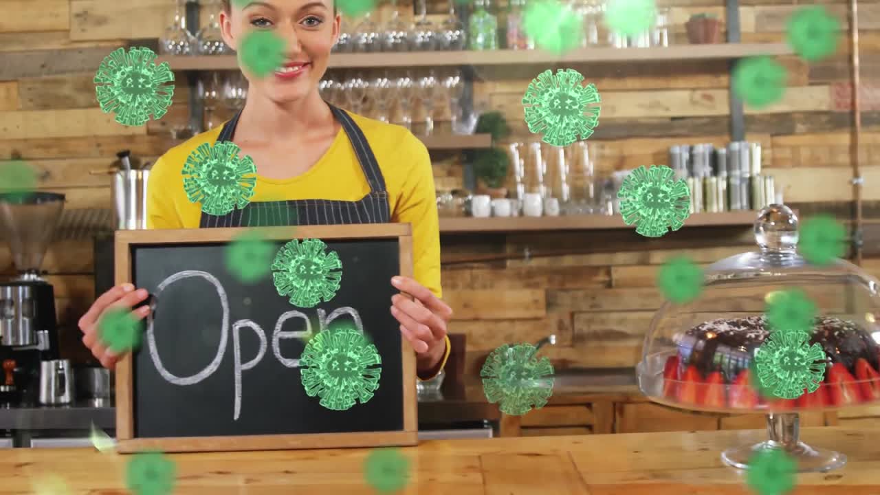 animación de células macro covid-19 flotando sobre una feliz hembra caucásica