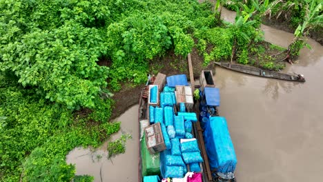 Frachtschiff-Auf-Dem-Amazonas.-Amazonien.-Südamerika