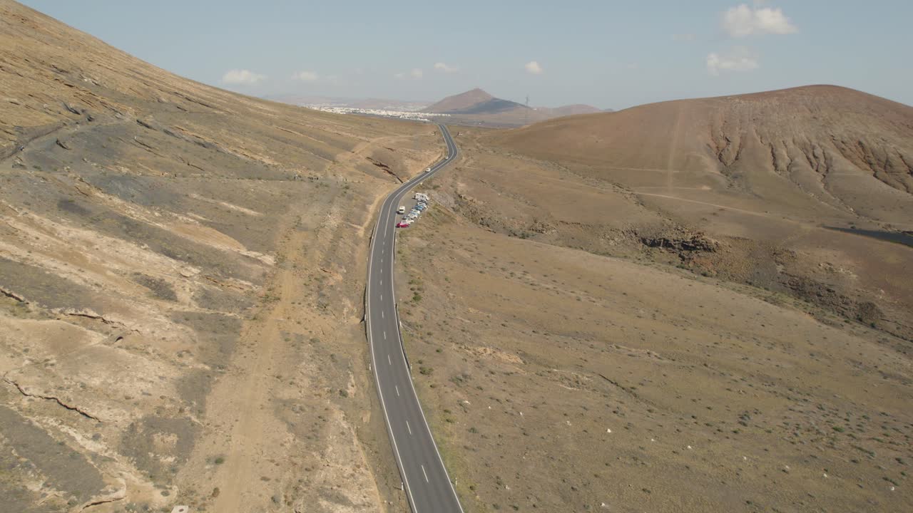 카나리아 제도의 산악 사막 도로 조감도