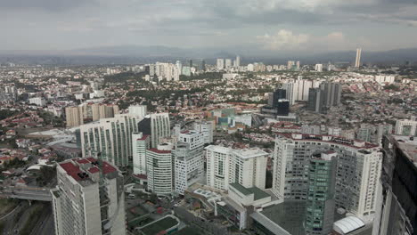 vista de la zona residencial en la ciudad de méxico con un dron