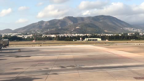 Timelapse-of-empty-airport-runway-during-Coronavirus-pandemic-lockdown