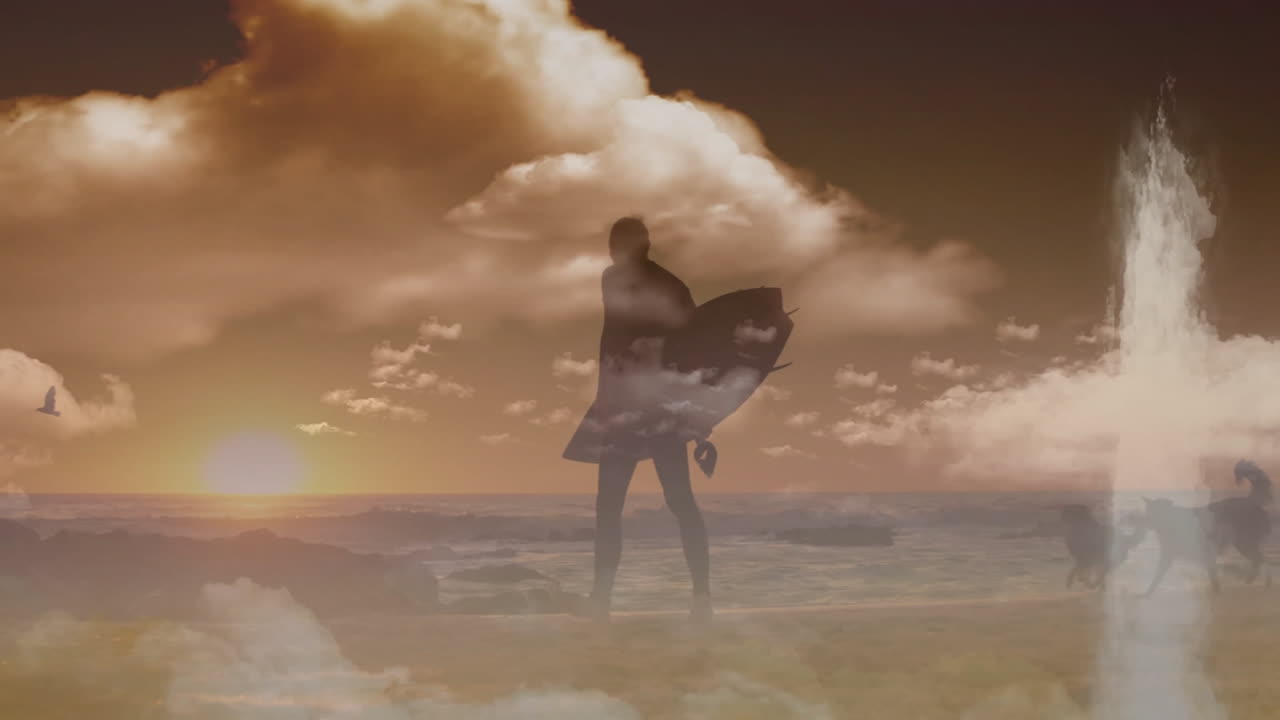 Ved solnedgang, silhuet af surfer der holder bræt med havbølger og skyer.