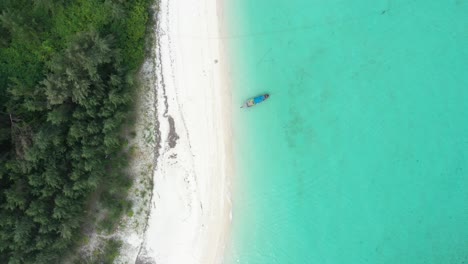 Ko-Poda-Es-Una-Isla-Frente-A-La-Costa-Oeste-De-Tailandia,-En-La-Provincia-De-Krabi,-A-Unos-8-Kilómetros-De-Ao-Nang