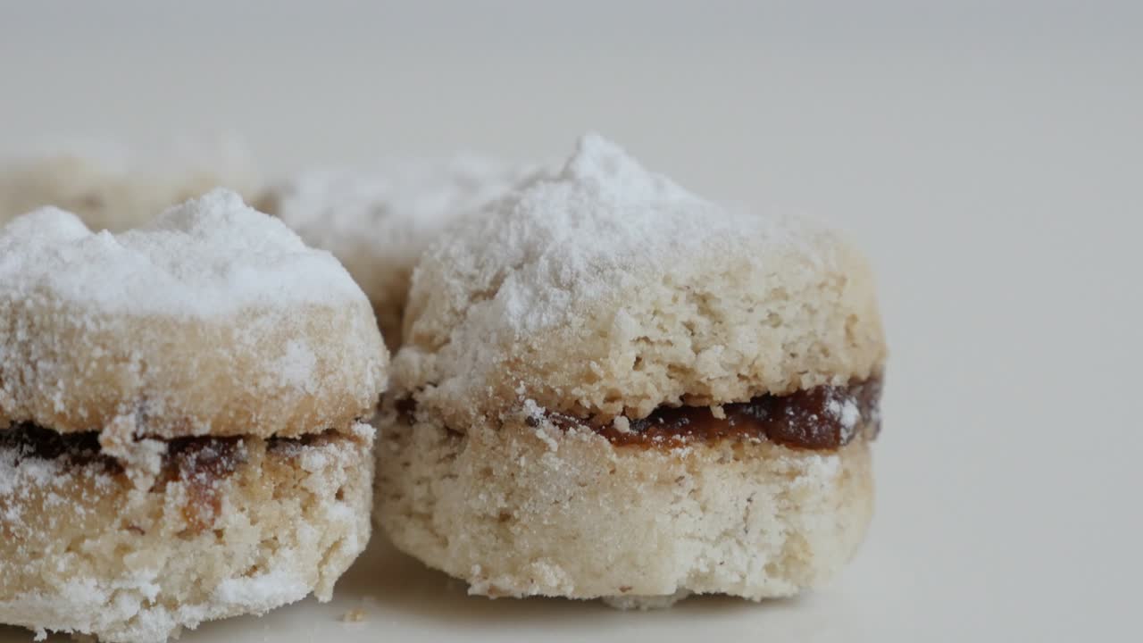 la vainilla serbia en blanco en primer plano en video 4k