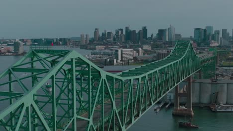 Drohnen-Dolly-Zoom-Der-Tobin-Brücke-In-Boston,-MA