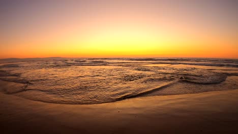 cielo crepuscular sobre marina state beach, california