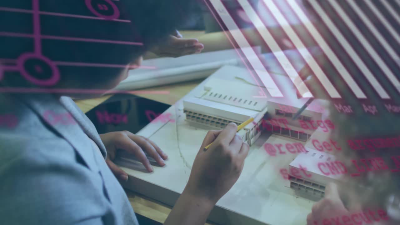 animación del procesamiento de datos estadísticos sobre diversos colegas discutiendo sobre un modelo en la oficina.